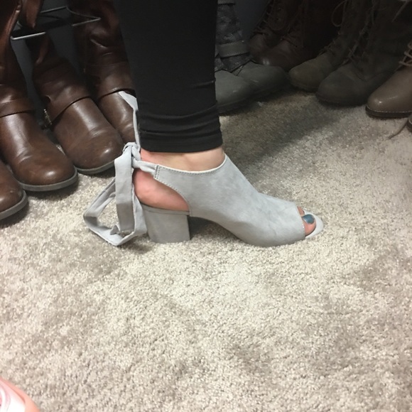 Open toe booties - Picture 6 of 6
